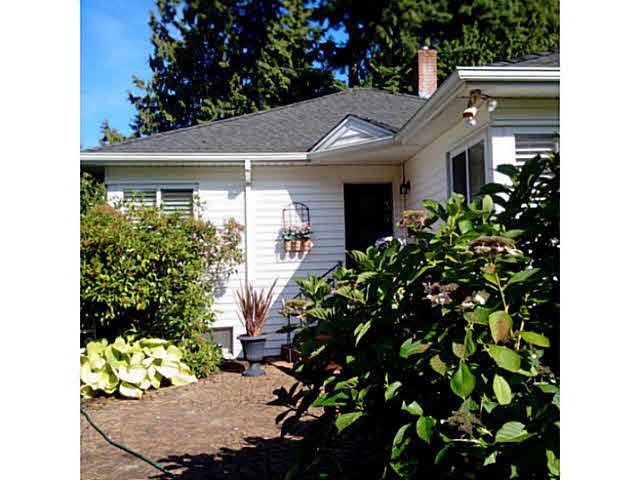 Main Photo: 934  17th St in West Vancouver: Ambleside House for sale : MLS®# V1141297