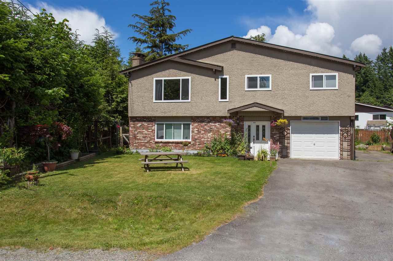 Main Photo: 1212 PARKWOOD Place in Squamish: Brackendale House for sale : MLS®# R2082964
