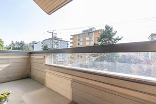 Photo 11: 414 1363 CLYDE Avenue in West Vancouver: Ambleside Condo for sale in "PLACE FOURTEEN" : MLS®# R2504300