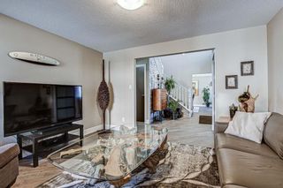 Photo 5: 20 Woodfield Road SW in Calgary: Woodbine Detached for sale : MLS®# A1100408