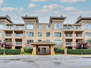 Main Photo: 209 2558 PARKVIEW Lane in Port Coquitlam: Central Pt Coquitlam Condo for sale in "THE CRESCENT" : MLS®# R2734225