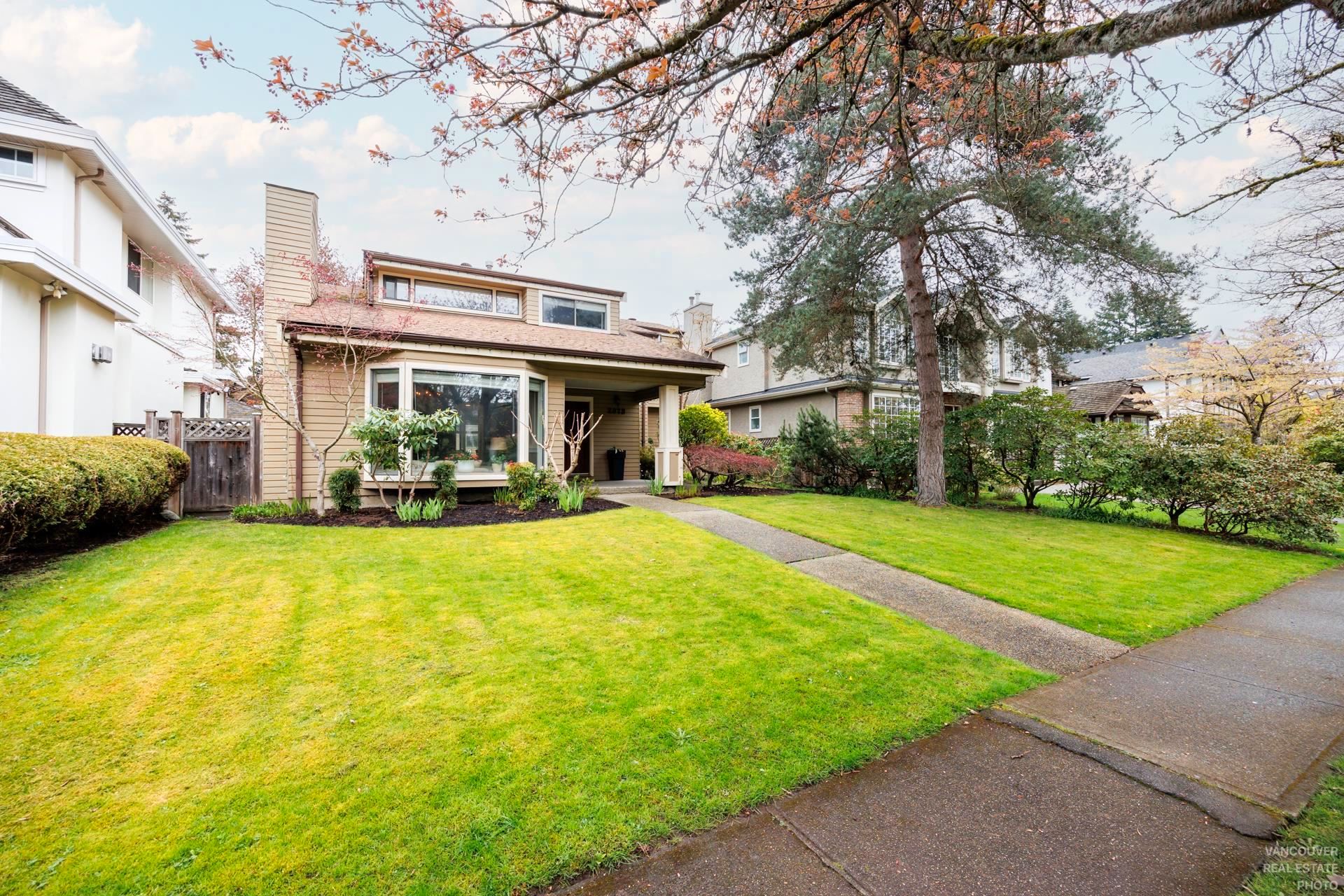 Main Photo: 2873 W 43RD Avenue in Vancouver: Kerrisdale House for sale (Vancouver West)  : MLS®# R2772231