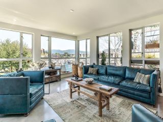 Photo 4: 307 1502 ISLAND PARK Walk in Vancouver: False Creek Condo for sale in "The Lagoons" (Vancouver West)  : MLS®# R2664298