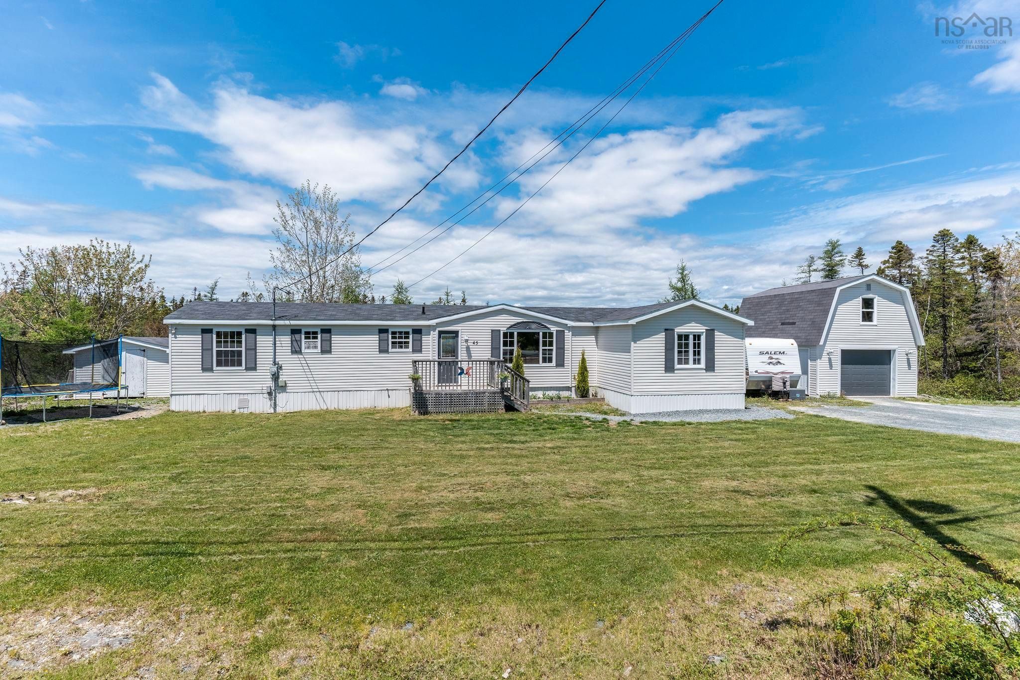 Main Photo: 45 Les Collins Avenue in West Chezzetcook: 31-Lawrencetown, Lake Echo, Port Residential for sale (Halifax-Dartmouth)  : MLS®# 202213046