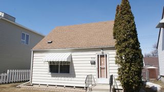 Photo 1: 719 Carter Avenue in Winnipeg: Crescentwood House for sale (South Winnipeg)  : MLS®# 1307379
