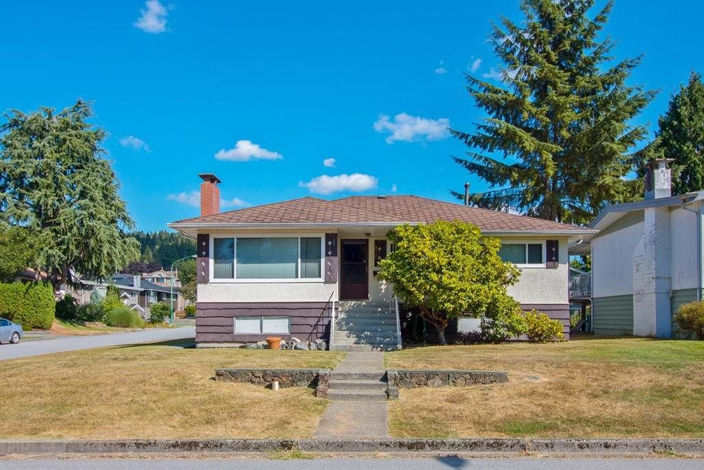 Main Photo: 830 EVERETT Crescent in Burnaby: Sperling-Duthie House for sale (Burnaby North)  : MLS®# R2202040