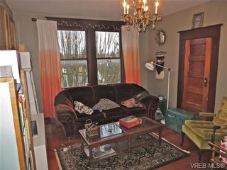 Photo 11: 1083 Redfern St in VICTORIA: Vi Fairfield East House for sale (Victoria)  : MLS®# 690622