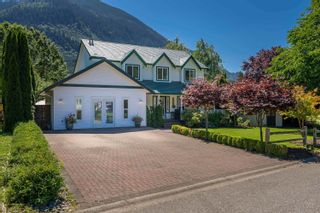 Photo 5: 48964 RIVERBEND Drive in Chilliwack: Chilliwack River Valley House for sale (Sardis)  : MLS®# R2744656