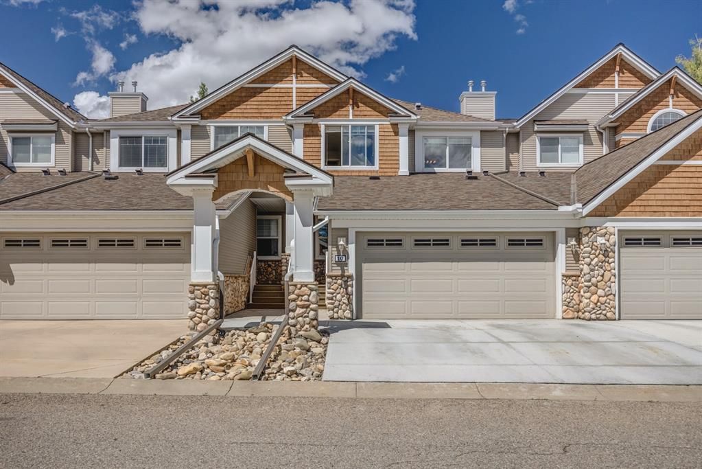 Main Photo: 10 Discovery Heights SW in Calgary: Discovery Ridge Row/Townhouse for sale : MLS®# A1237140