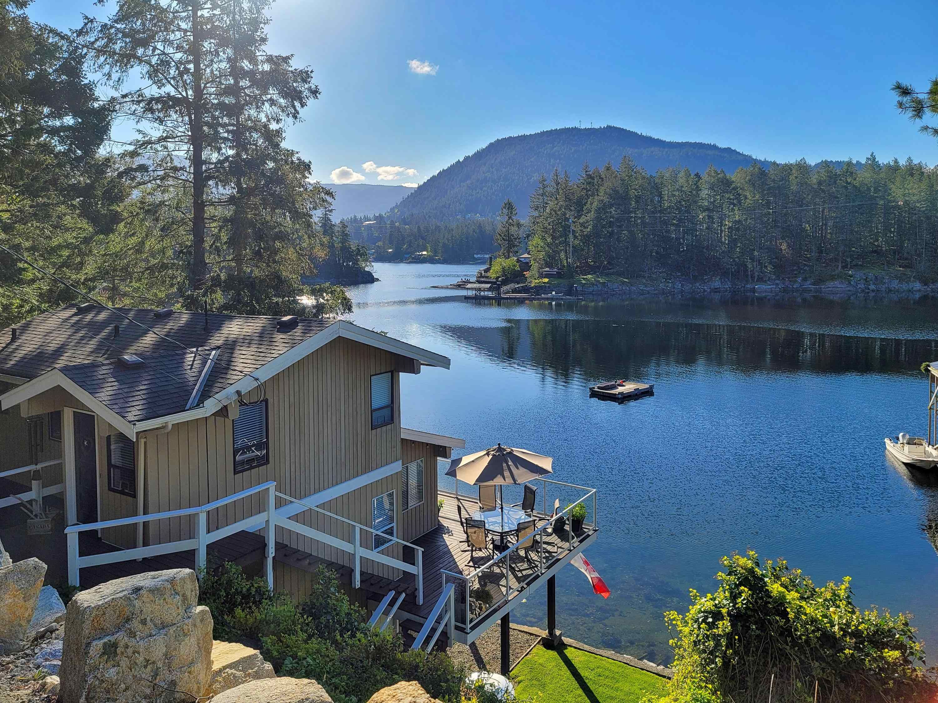 Main Photo: 4279 FRANCIS PENINSULA Road in Madeira Park: Pender Harbour Egmont House for sale (Sunshine Coast)  : MLS®# R2755056