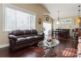 Photo 6: 947 Bray Ave in VICTORIA: La Langford Proper House for sale (Langford)  : MLS®# 690628