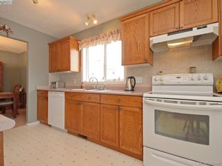 Photo 8: 63 Salmon Crt in VICTORIA: VR Glentana Manufactured Home for sale (View Royal)  : MLS®# 783796