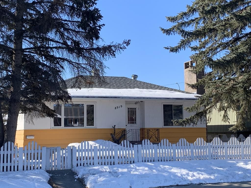 Main Photo: 8919 48 Avenue NW in Calgary: Bowness Detached for sale : MLS®# A2034393
