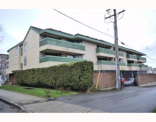 Photo 1: 307 1977 STEPHENS Street in Vancouver: Kitsilano Condo for sale in "KITSILANO" (Vancouver West)  : MLS®# V761713