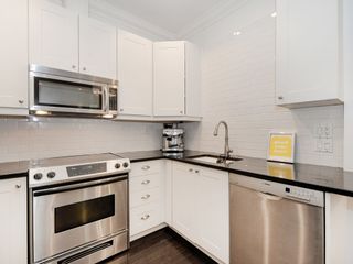 Photo 9: 104 1280 NICOLA Street in Vancouver: West End VW Condo for sale in "Linden House" (Vancouver West)  : MLS®# R2421297