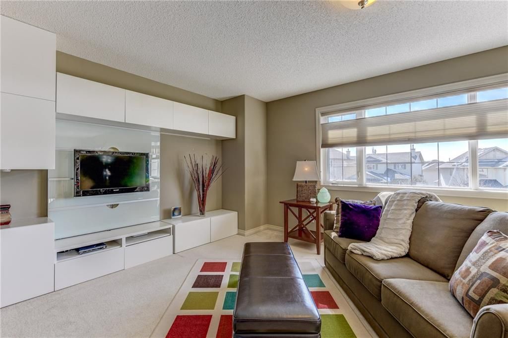 Photo 27: Photos: 16 CRESTMONT Drive SW in Calgary: Crestmont House for sale : MLS®# C4177584