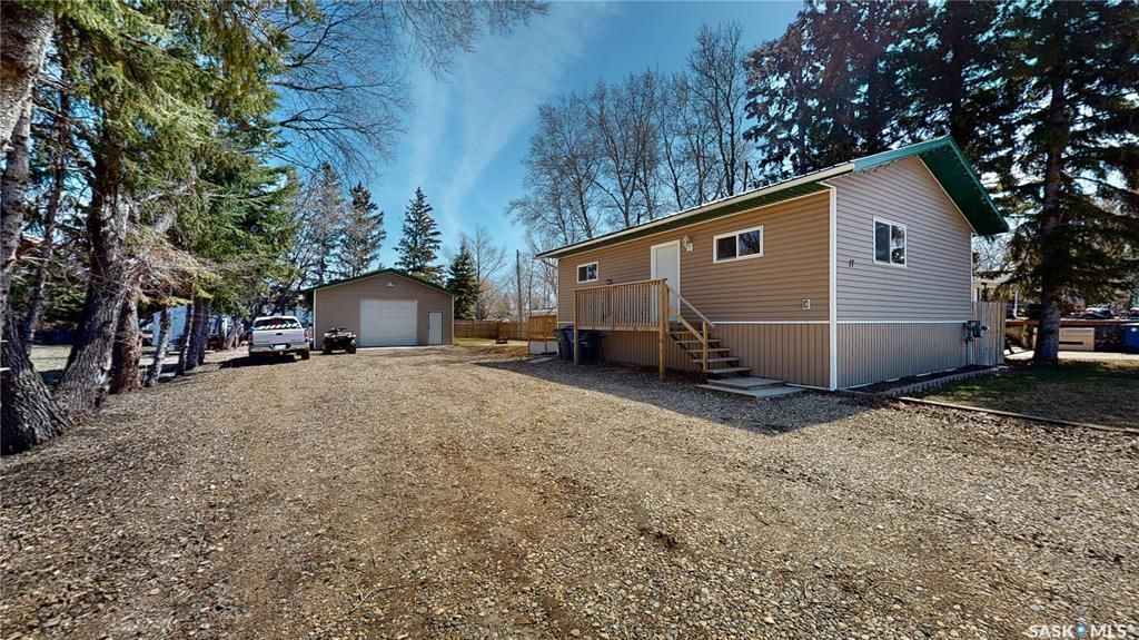 Main Photo: 17 Newcombe Street in Manor: Residential for sale : MLS®# SK927776