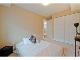 Photo 12: 105 2373 ATKINS Avenue in Port Coquitlam: Central Pt Coquitlam Condo for sale in "CARMANDY" : MLS®# V1049585