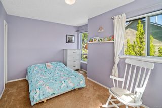Photo 13: 1646 Myrtle Ave in Victoria: Vi Oaklands Row/Townhouse for sale : MLS®# 877528
