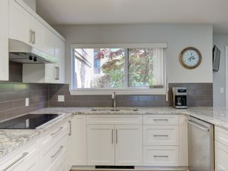 Photo 9: 124 75 Songhees Rd in Victoria: VW Songhees Row/Townhouse for sale (Victoria West)  : MLS®# 960939