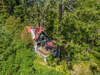 Photo 2: 4602 Pecos Rd in Pender Island: GI Pender Island House for sale (Gulf Islands)  : MLS®# 912914
