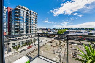Photo 11: 703 38 W 1ST Avenue in Vancouver: False Creek Condo for sale in "THE ONE BY PINNACLE" (Vancouver West)  : MLS®# R2091565