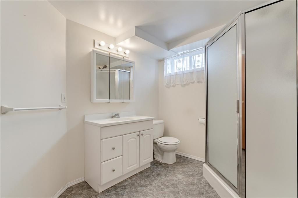 Photo 39: Photos: 936 TRAFFORD Drive NW in Calgary: Thorncliffe Detached for sale : MLS®# C4219404