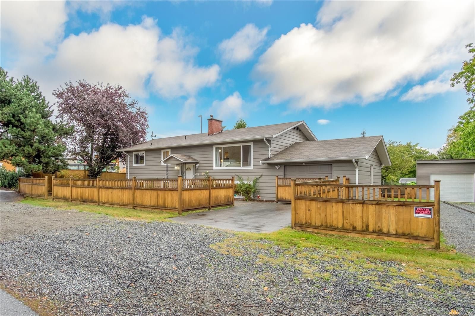 Main Photo: 624 Shepherd Ave in Nanaimo: Na University District House for sale : MLS®# 856198