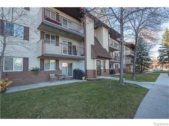 Main Photo: 30 Lake Crest Road in Winnipeg: Waverley Heights Condominium for sale (1L)  : MLS®# 1628738