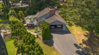 Photo 1: 981 Royal Oak Dr in Saanich: SE Broadmead Single Family Residence for sale (Saanich East)  : MLS®# 967577