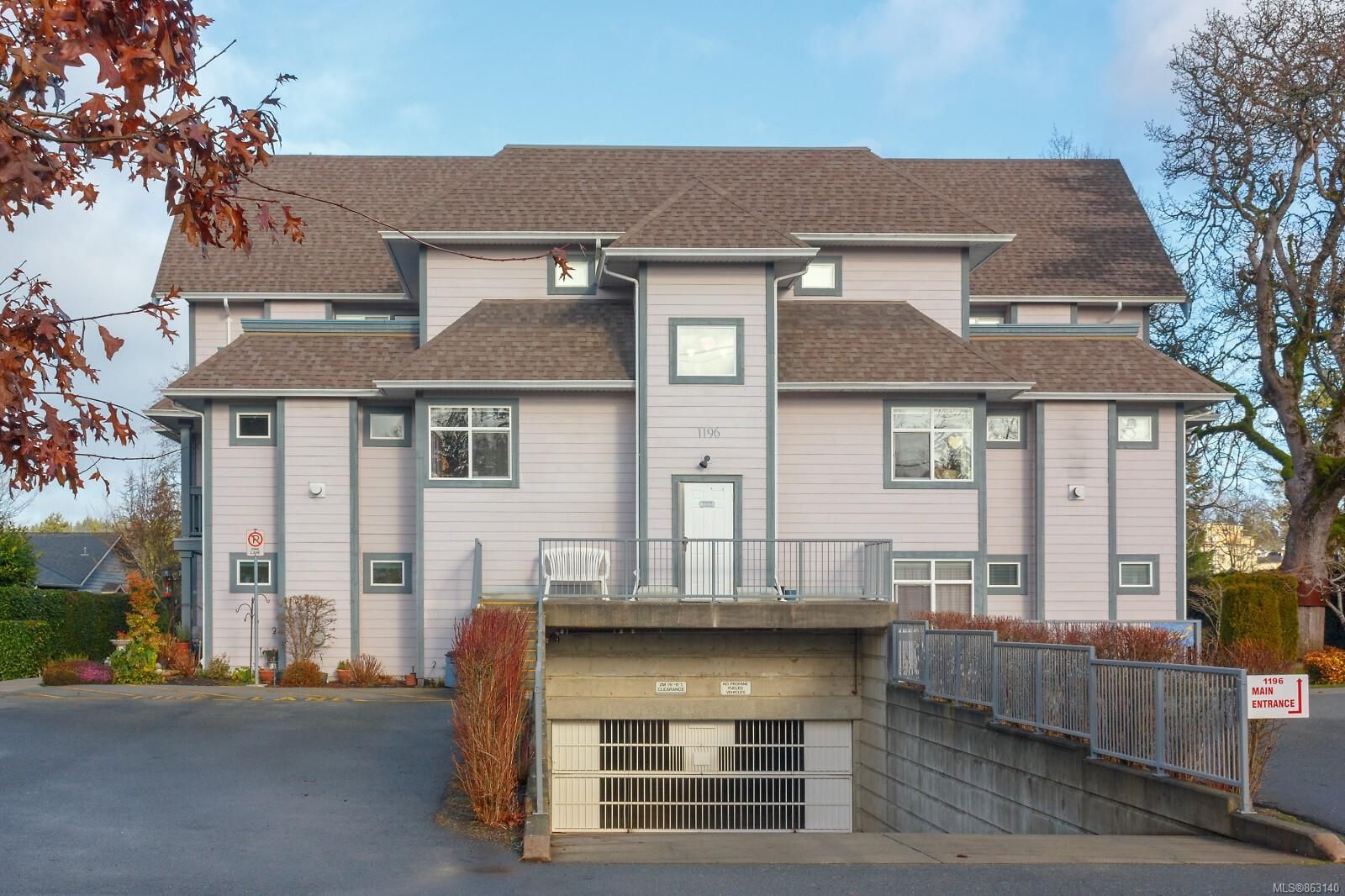 Main Photo: 106 1196 Sluggett Rd in Central Saanich: CS Brentwood Bay Condo for sale : MLS®# 863140