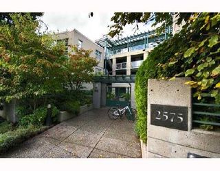 Photo 10: 306 2575 W 4TH Avenue in Vancouver: Kitsilano Condo for sale in "SEAGATE" (Vancouver West)  : MLS®# V672789