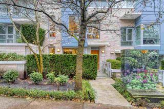 Photo 1: 186 CHESTERFIELD AVENUE in North Vancouver: Lower Lonsdale Townhouse for sale : MLS®# R2423323
