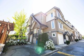 Photo 1: 21 8250 209B Street in Langley: Willoughby Heights Townhouse for sale in "Outlook" : MLS®# R2881495