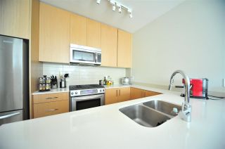 Photo 4: 113 4255 SARDIS Street in Burnaby: Central Park BS Townhouse for sale (Burnaby South)  : MLS®# R2408298