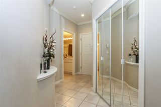 Photo 3: 110 3280 PLATEAU Boulevard in Coquitlam: Westwood Plateau Condo for sale in "THE CAMELBACK" : MLS®# R2385319