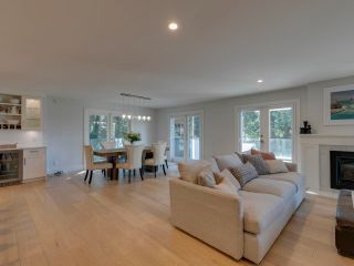 Photo 5: 1350 QUEENS Avenue in West Vancouver: Ambleside House for sale : MLS®# R2874631