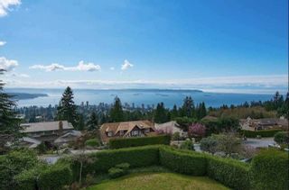 Photo 2: 2373 WESTHILL Drive in West Vancouver: Westhill House for sale : MLS®# R2679307