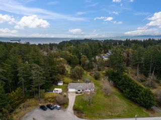 Photo 1: 3759 Brotherstone Rd in Metchosin: Me Olympic View House for sale : MLS®# 924492