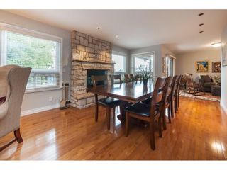Photo 5: 1610 HEMLOCK Place in Port Moody: Mountain Meadows House for sale : MLS®# R2389571