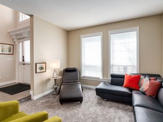 Photo 4: 123 SIGNATURE Terrace SW in Calgary: Signal Hill Detached for sale : MLS®# C4303183