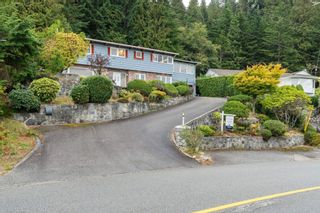 Main Photo: 72 BONNYMUIR Drive in West Vancouver: Glenmore House for sale : MLS®# R2814330