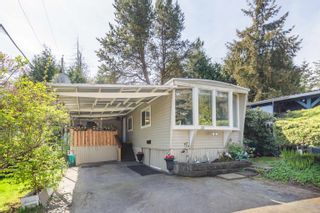 Main Photo: 33 6280 KING GEORGE Boulevard in Surrey: Bear Creek Green Timbers Manufactured Home for sale in "White Oaks" : MLS®# R2871041