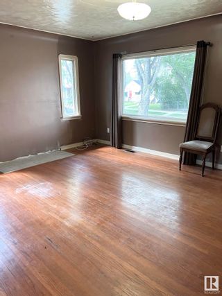 Photo 2: 11923 70 Street in Edmonton: Zone 06 House for sale : MLS®# E4300568