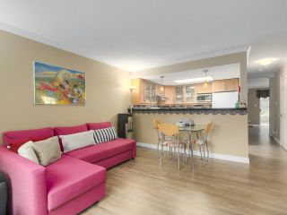 Photo 4: 2896 MT SEYMOUR Parkway in North Vancouver: Northlands Townhouse for sale in "McCartney Lane" : MLS®# R2352069