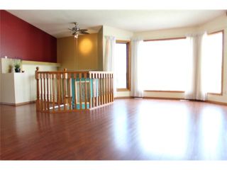 Photo 2: 31 APPLERIDGE Green SE in CALGARY: Applewood Residential Detached Single Family for sale (Calgary)  : MLS®# C3620379