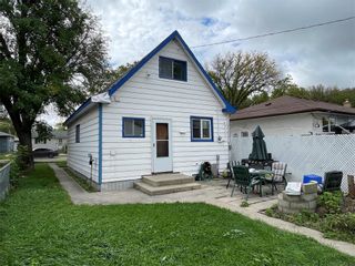 Photo 3: 203 Ralph Avenue West in Winnipeg: West Transcona Residential for sale (3L)  : MLS®# 202301859