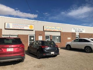 Photo 2: 2018 36 Street SE in Calgary: Forest Lawn Retail for sale : MLS®# C4294538