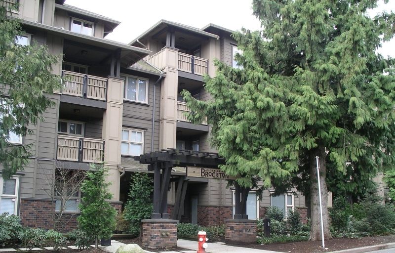 Main Photo: 808 SANGSTER Place in New Westminster: The Heights NW Condo for sale in "THE BROCKTON" : MLS®# V636718