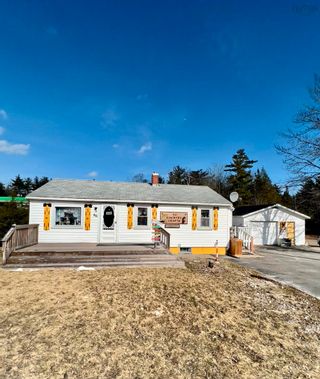 Photo 1: 86 Ohio Road in Shelburne: 407-Shelburne County Residential for sale (South Shore)  : MLS®# 202204333